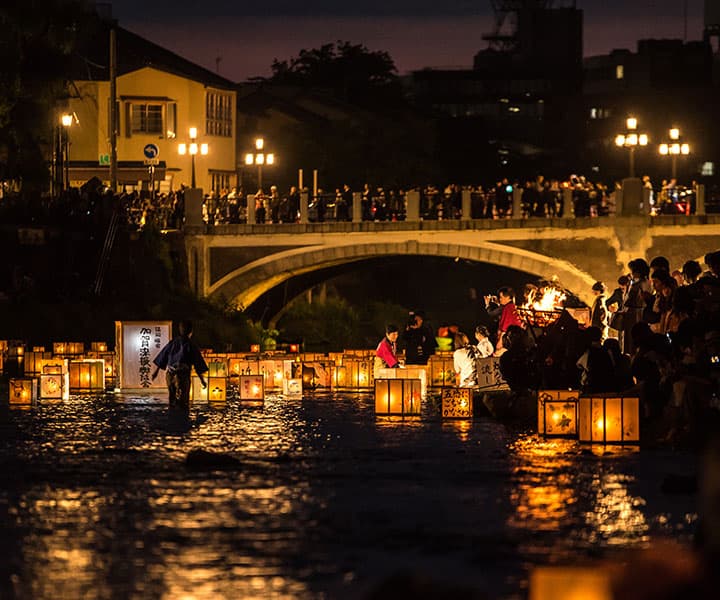あなたの旅ガイドに 特集